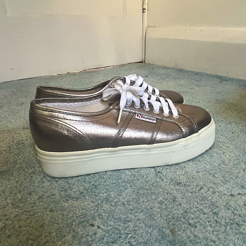 Superga Metallic Silver White Platform Sneakers size  10/10..5    (Size 41 UK)